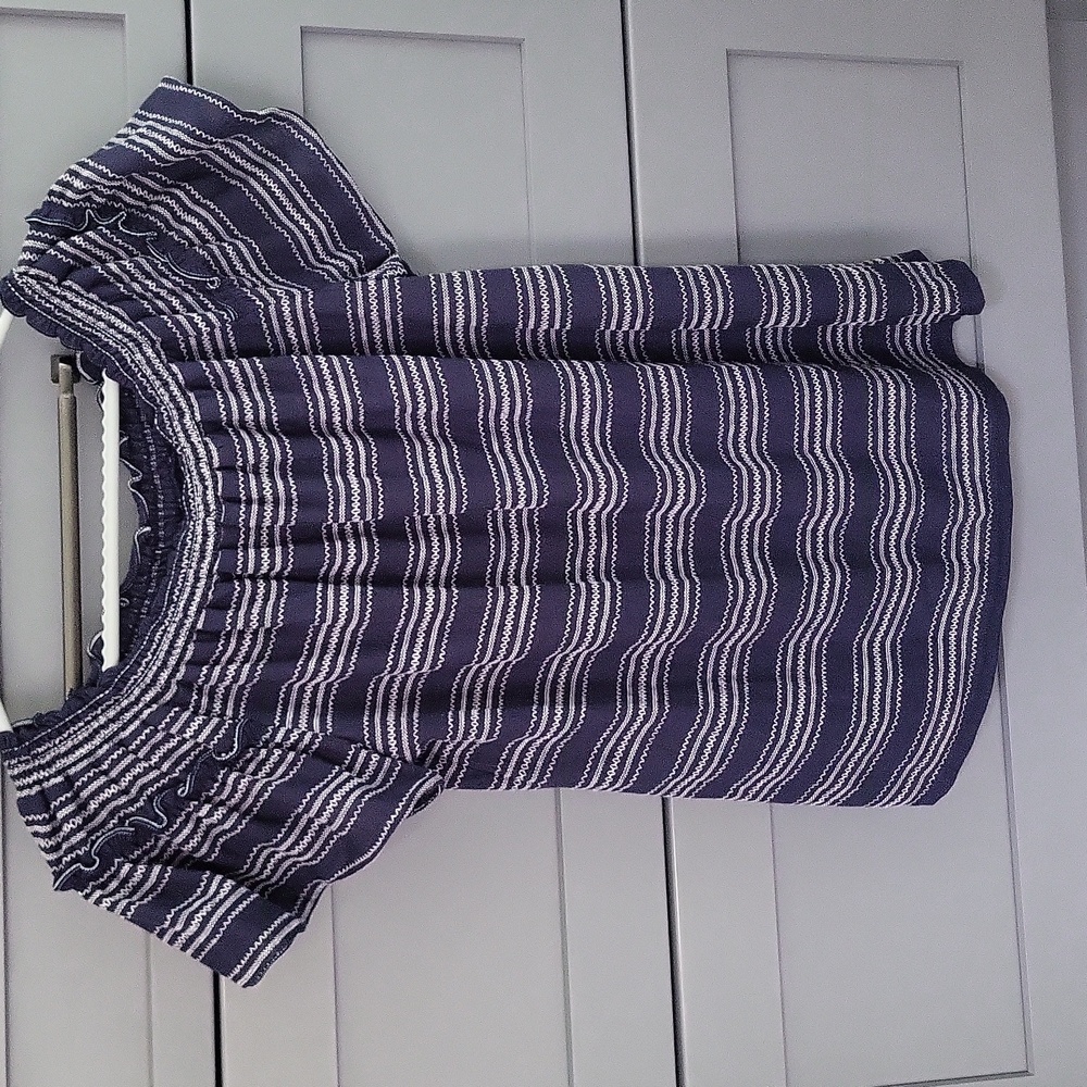 Max Studio top with stretch neckline and flutter sleeves
